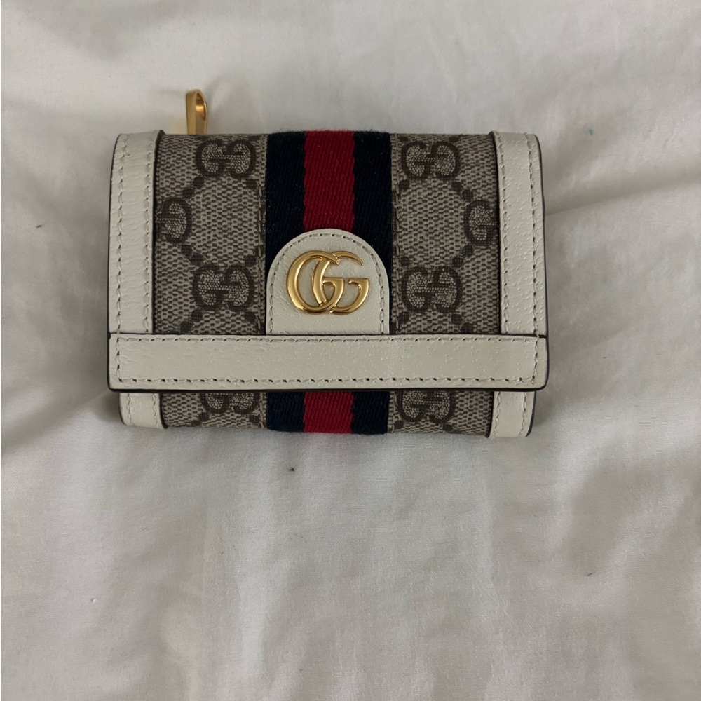 Gucci Cream and Red Wallet with Signature Design